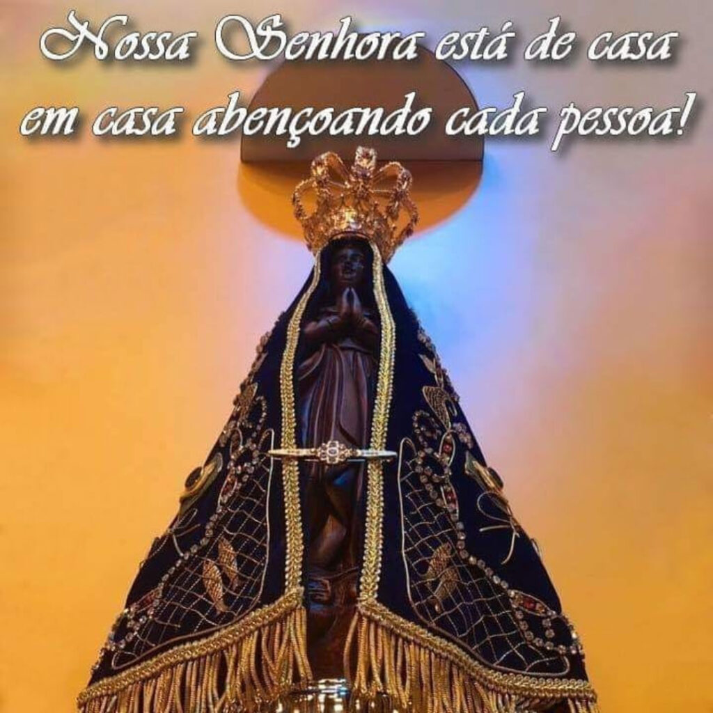 Nossa Senhora está de casa em casa - Mundo Mensagens