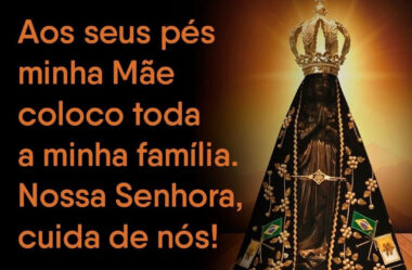 Aos seus pés minha Mãe Nossa Senhora Aparecida