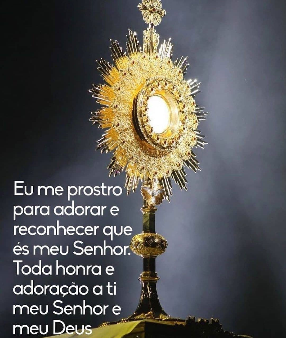 Toda honra e adoração a ti