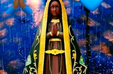 Mãe Aparecida abençoai o nosso dia