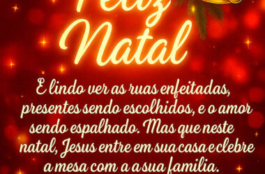 É lindo ver ruas enfeitadas Feliz Natal
